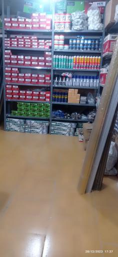 عکس فروشگاه یراق آلات کابینت