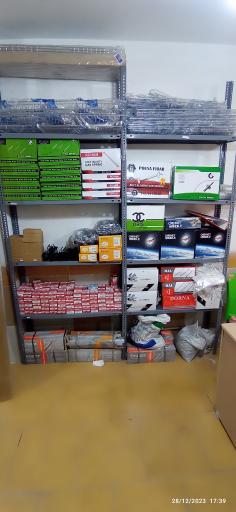 عکس فروشگاه یراق آلات کابینت