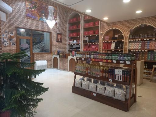 عکس فروشگاه زعفران سحرخیز