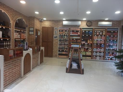 عکس فروشگاه زعفران سحرخیز