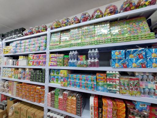 عکس فروشگاه موادغذایی خارجی امیر