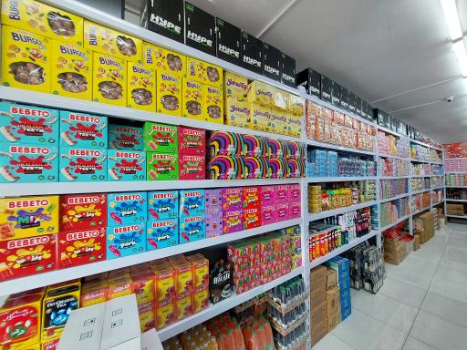 عکس فروشگاه موادغذایی خارجی امیر