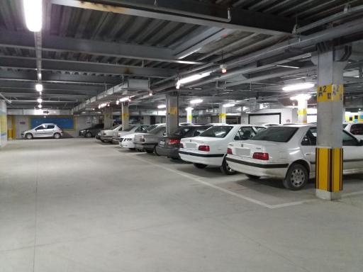 عکس پارکینگ عمومی دریای نور