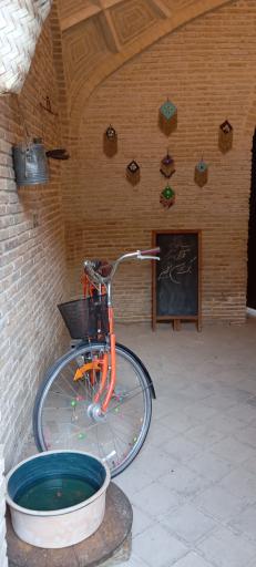 عکس عمارت تاریخی قطب