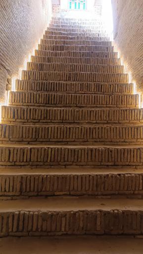 عکس عمارت تاریخی قطب