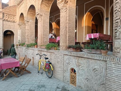 عکس عمارت تاریخی قطب