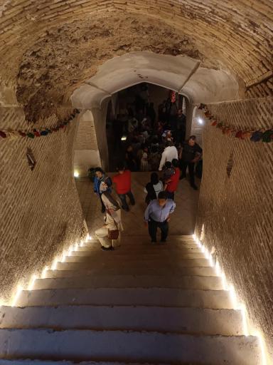 عکس عمارت تاریخی قطب