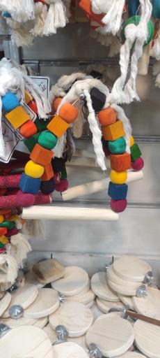 عکس پخش ملزومات پرندگان زینتی مجید