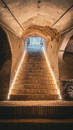 عکس عمارت تاریخی قطب