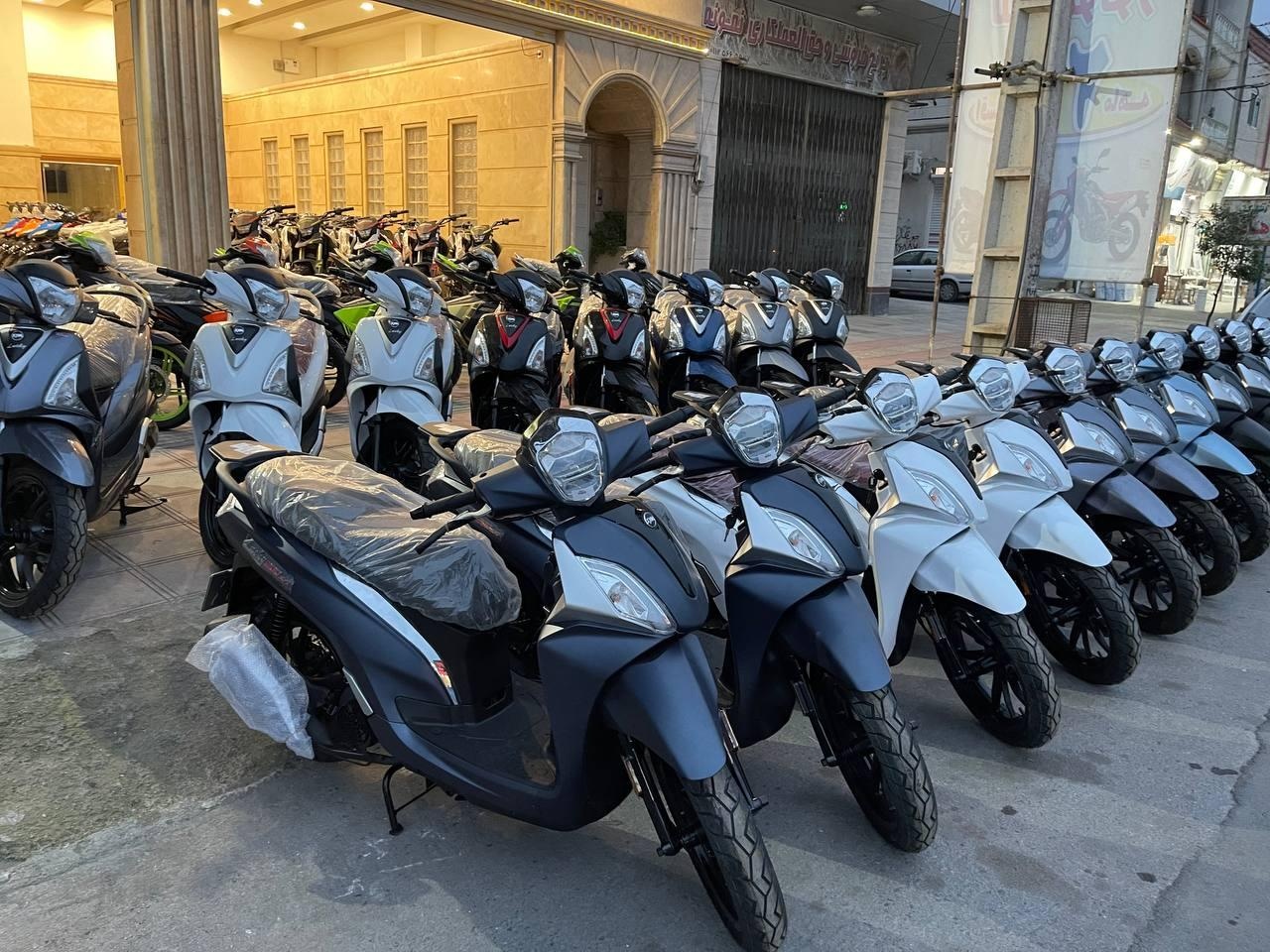 عکس فروشگاه شهر موتور جعفری