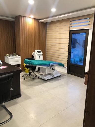 عکس کلینیک زیبایی دکتر محمدی راد