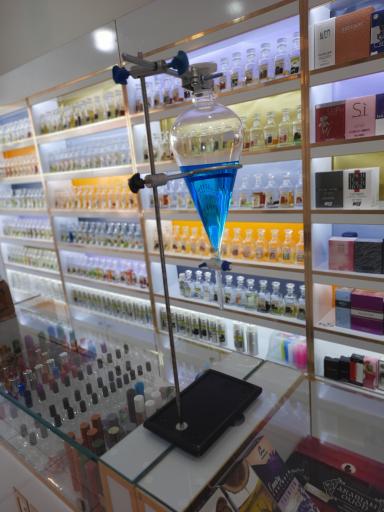 عکس فروشگاه عطر ماهور