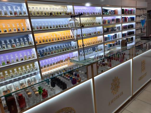 عکس فروشگاه عطر ماهور