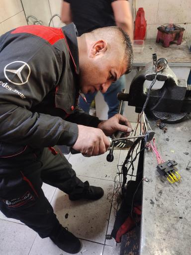 عکس باتری سازی حسن