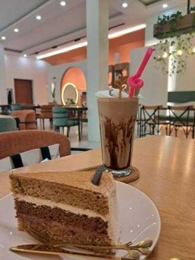 کافه بازی رز