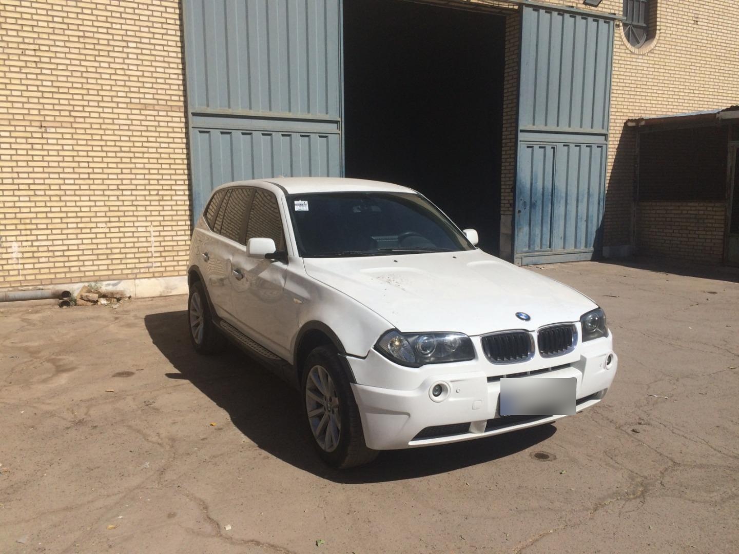 عکس تعمیرگاه و مکانیکی خودرو پرگاس