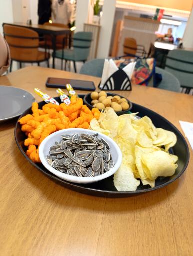 کافه بازی رز