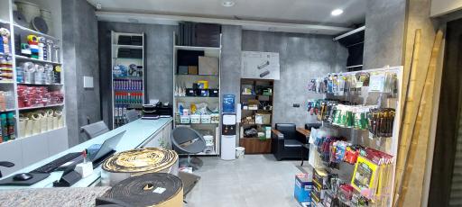 عکس فروشگاه عایق و چسب قنبری