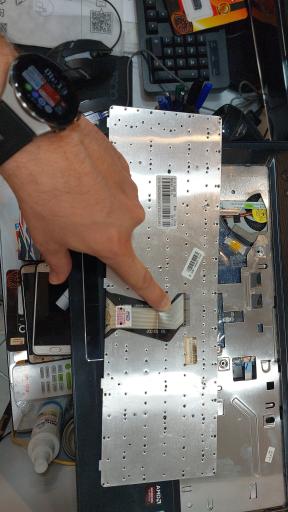 عکس دفتر مهندسی و کامپیوتر آریاسیستم