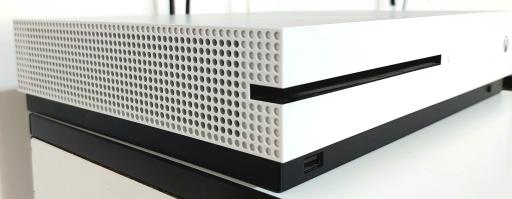 عکس دفتر مهندسی و کامپیوتر آریاسیستم