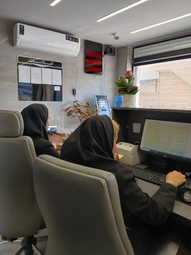 عکس دفتر پیشخوان دولت ماهک ارتباط