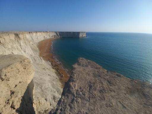 عکس ساحل بکر و زیبای بریس