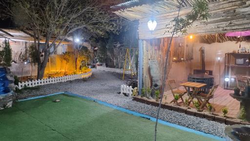 عکس کافه باغچه