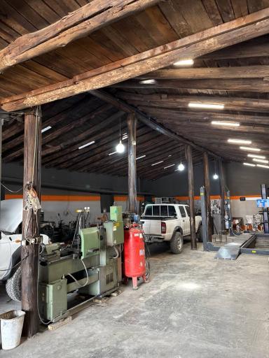 عکس تیم ورک گاراژ