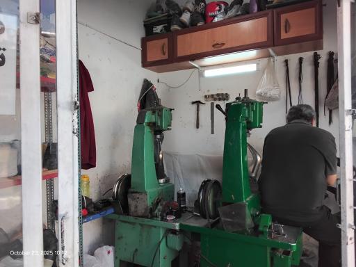 عکس دوردوزی کفش با چرخ صنعتی استاد سلطانی