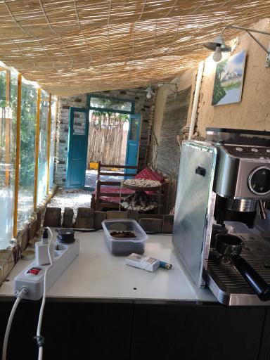 عکس کافه باغچه