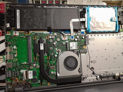 عکس دفتر مهندسی و کامپیوتر آریاسیستم