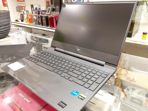 عکس دفتر مهندسی و کامپیوتر آریاسیستم