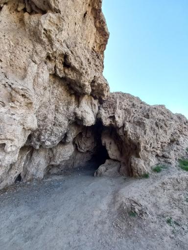 عکس غار باستانی رئیس