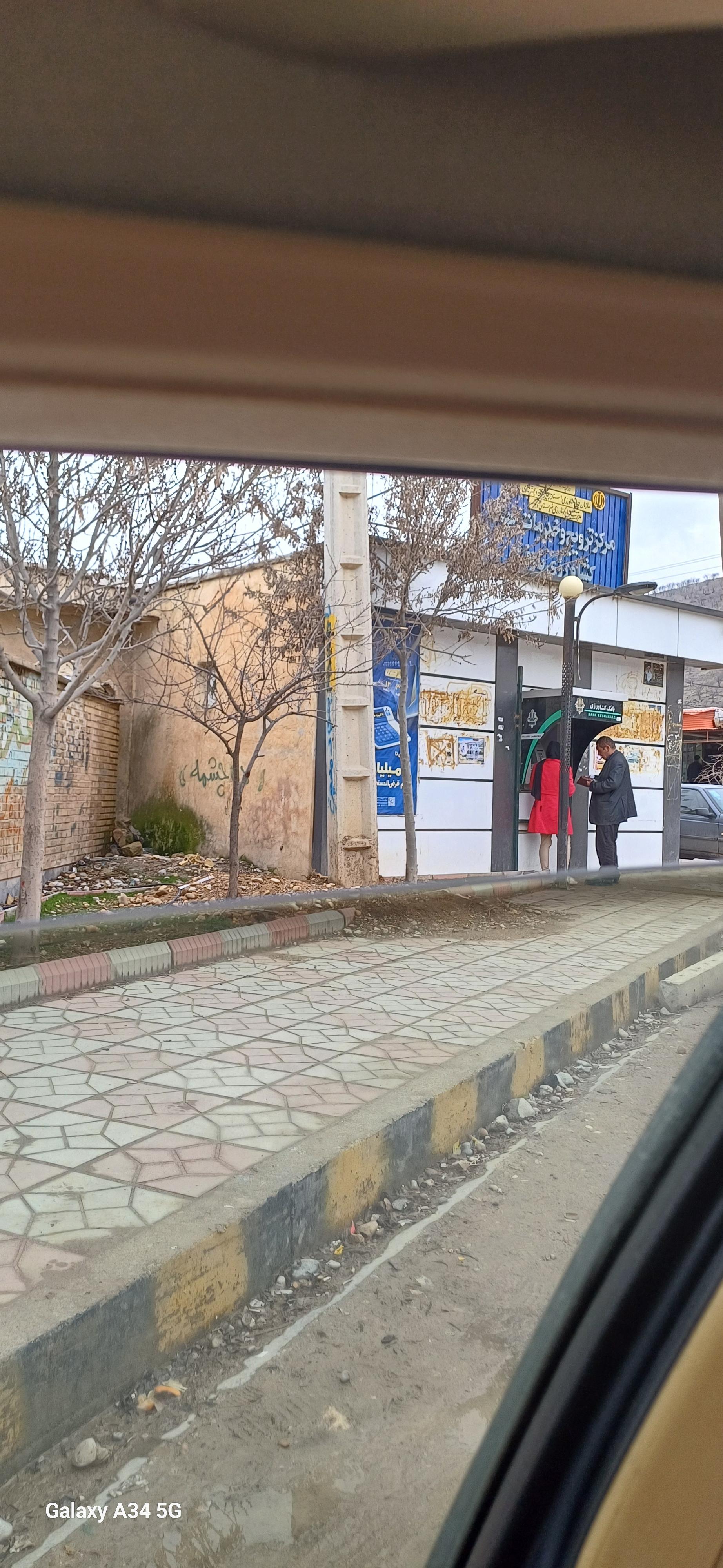 عکس عابر بانک 