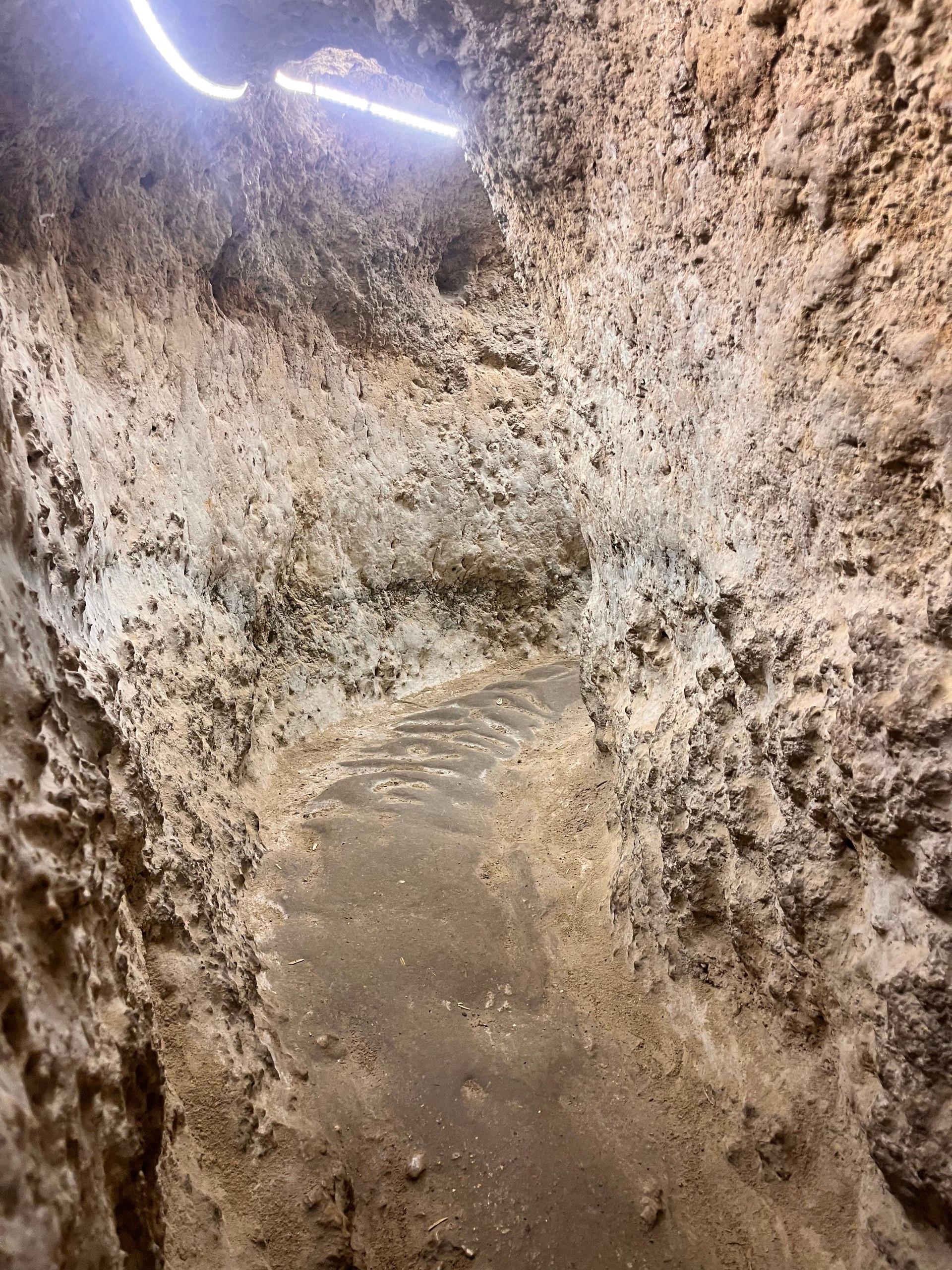 عکس غار باستانی رئیس