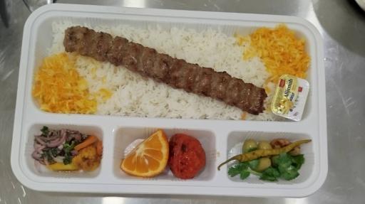 عکس تهیه غذای محمدی