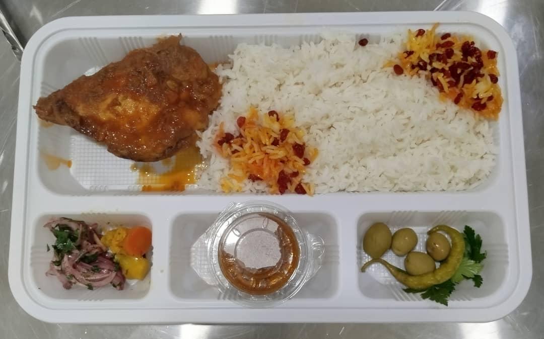 عکس تهیه غذای محمدی