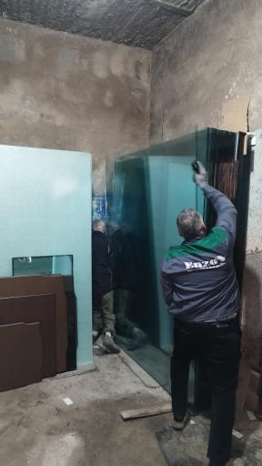 عکس شیشه فروشی ناصر