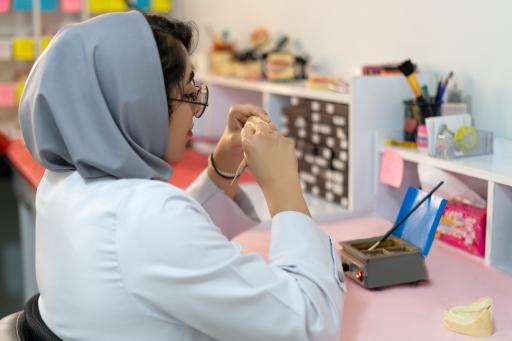 عکس کلینیک دندانسازی و دندانپزشکی روشنا