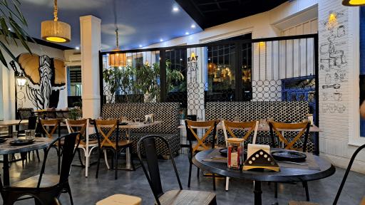 عکس کافی شاپ و رستوران ژیوان