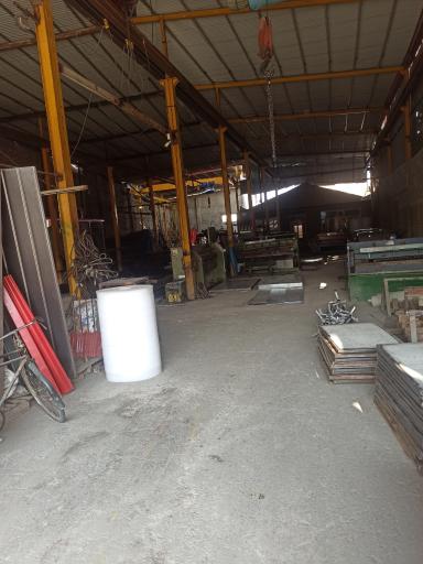 عکس آهن آلات حاج رمضان بدری 