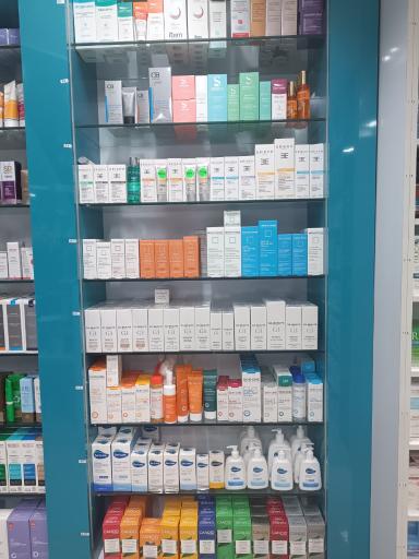 عکس داروخانه دکتر پاکرو