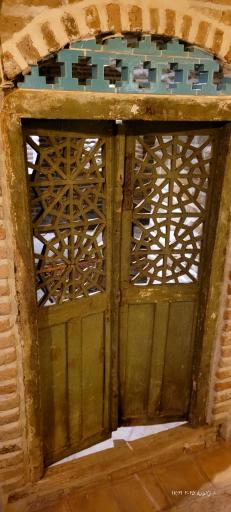 عکس عمارت شیرخورشیدی 