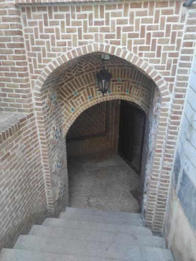 عمارت شیرخورشیدی 