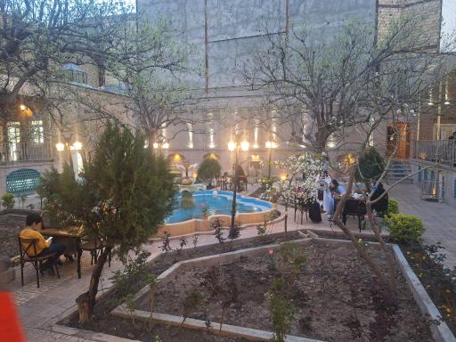 عمارت شیرخورشیدی 