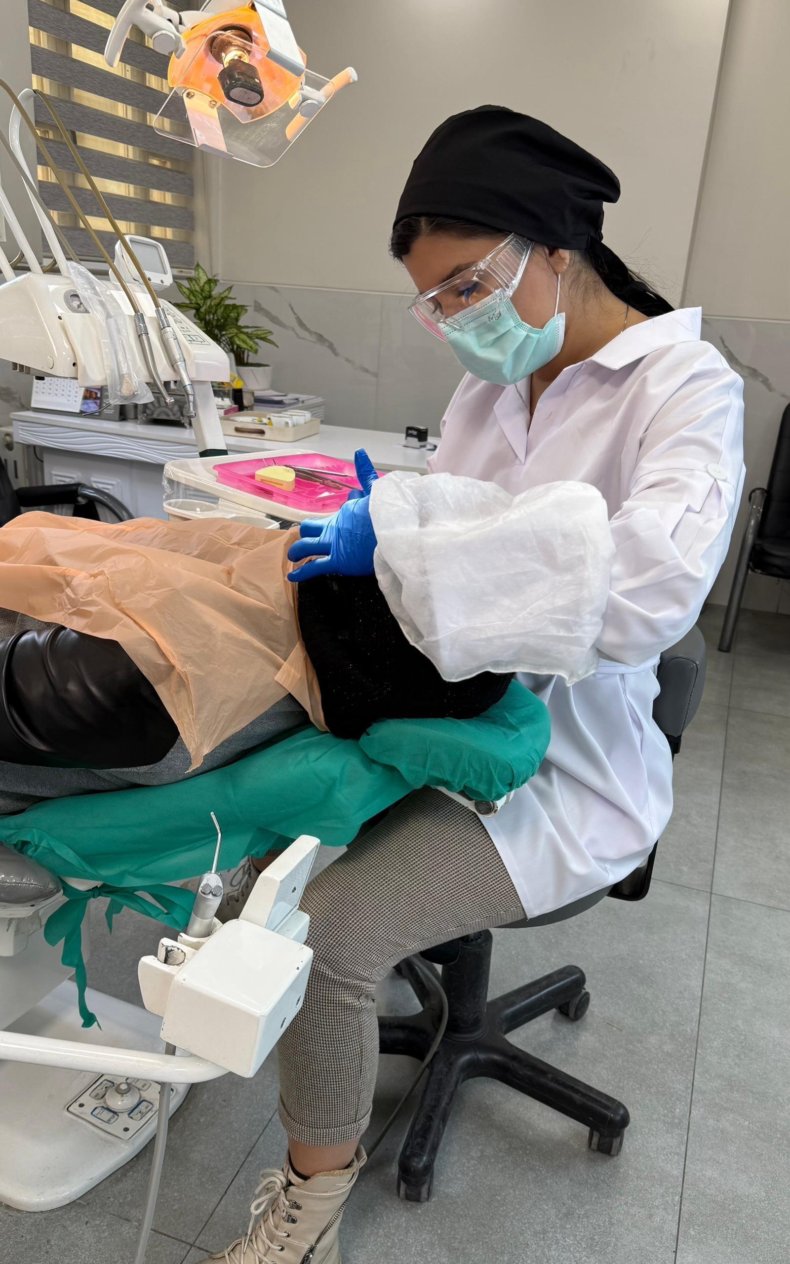 عکس دکتر نسیم چرخند 