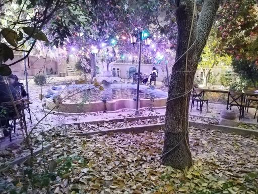 عکس عمارت شیرخورشیدی 