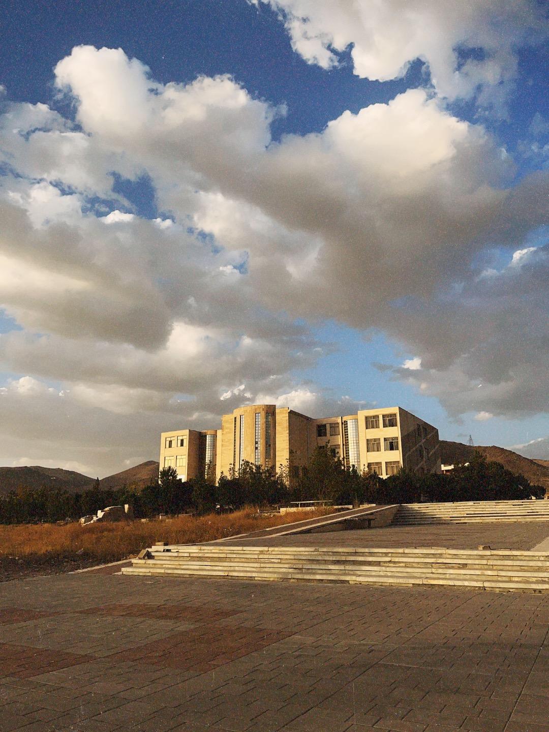 عکس دانشکده روزبه