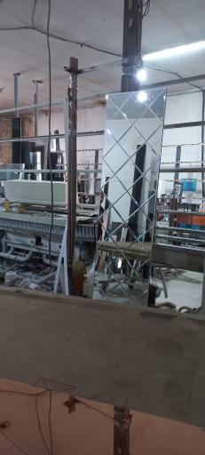 عکس تولیدی آینه های دکوراتیو مرادخانی