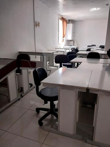 عکس موسسه آموزش عالی اترک